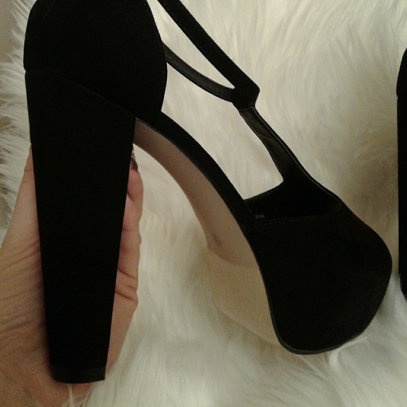 Black Peep Toe Platform Heels - Picture 2 of 4
